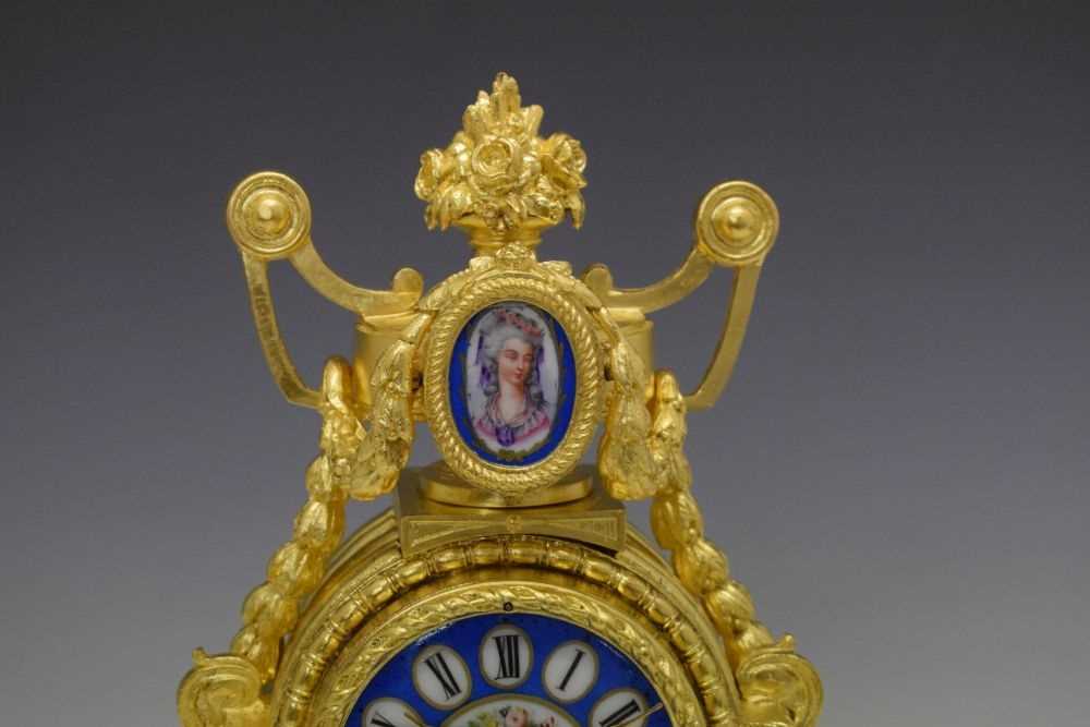 Late 19th Century French gilt metal and porcelain mantel clock - Image 4 of 9