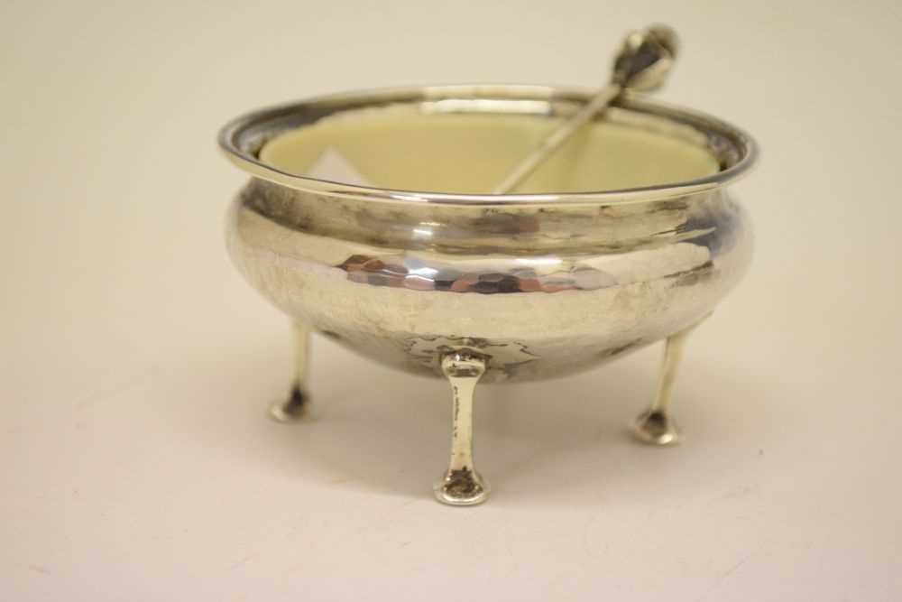 Pair of Arts and Crafts A.E Jones planished silver salts - Image 5 of 10