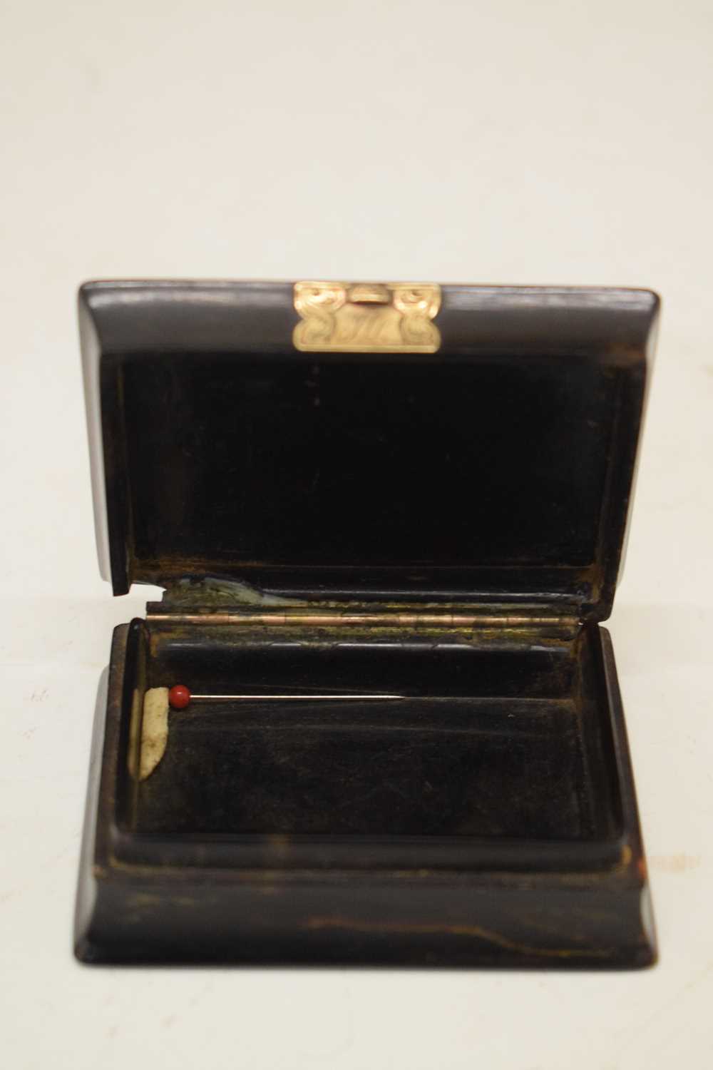 19th Century French pressed tortoiseshell snuff box - Image 2 of 4