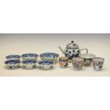 Small collection of Chinese blue and white porcelain, etc
