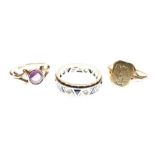 9ct gold signet ring, together with two 9ct gold dress rings