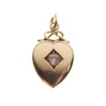 Yellow metal heart-pendant pendant