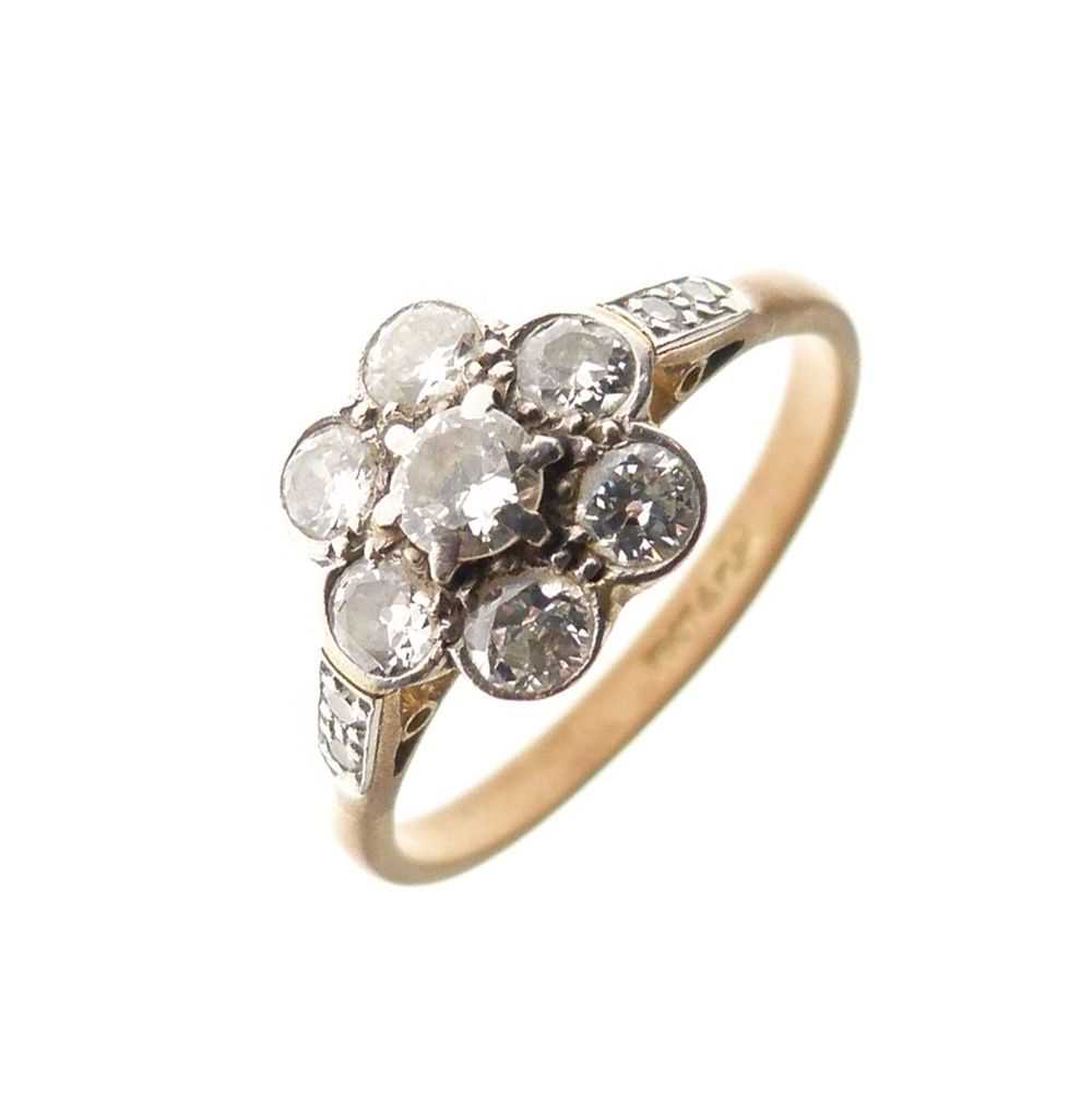 Seven-stone diamond cluster ring