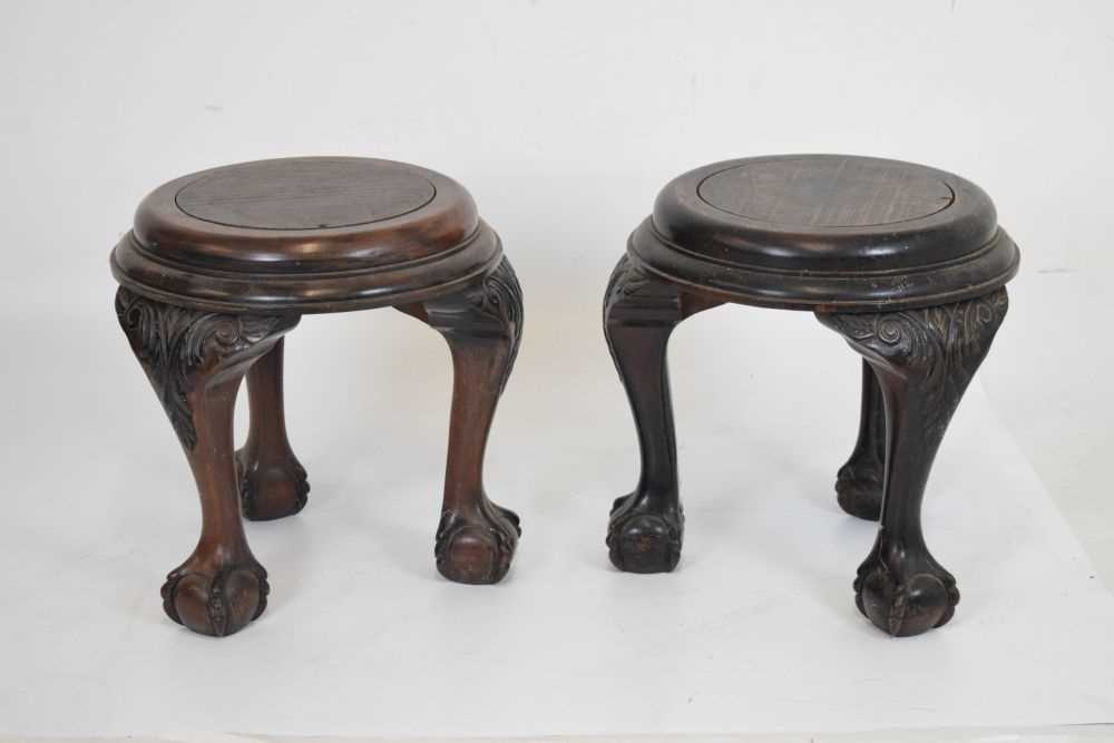 Pair of early 20th Century mahogany 19th Century-style stands - Bild 4 aus 4