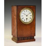 Early 20th Century French oak-cased mantel clock