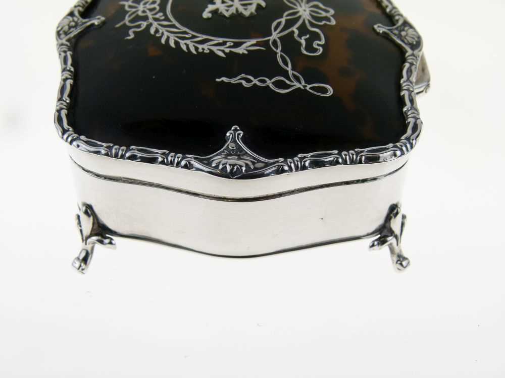 George V silver and tortoiseshell box - Image 3 of 9