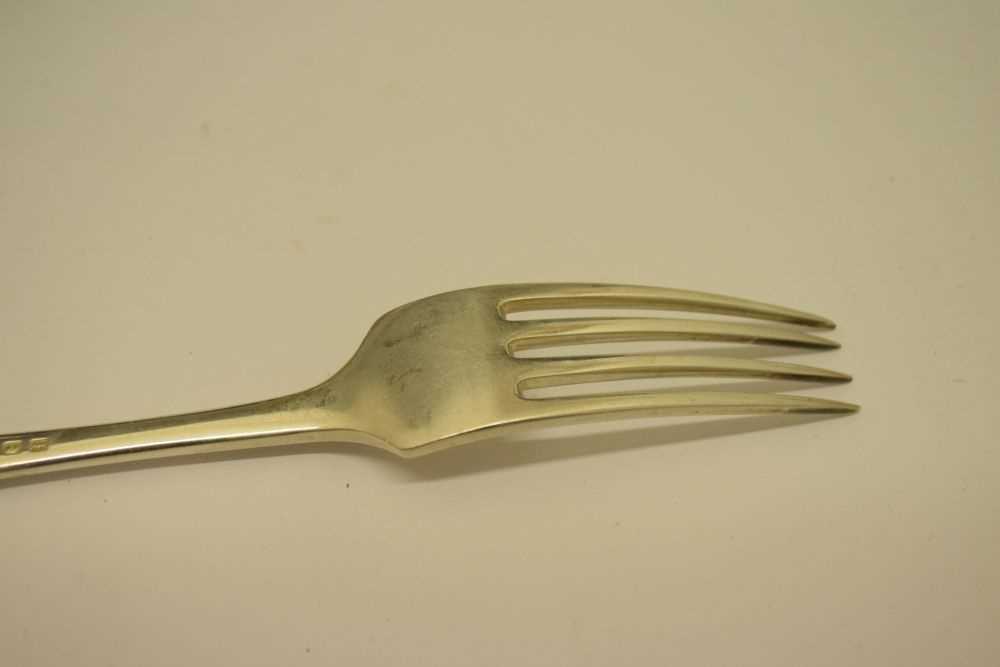 George V oak-cased canteen of silver Old English pattern fish cutlery - Image 4 of 13