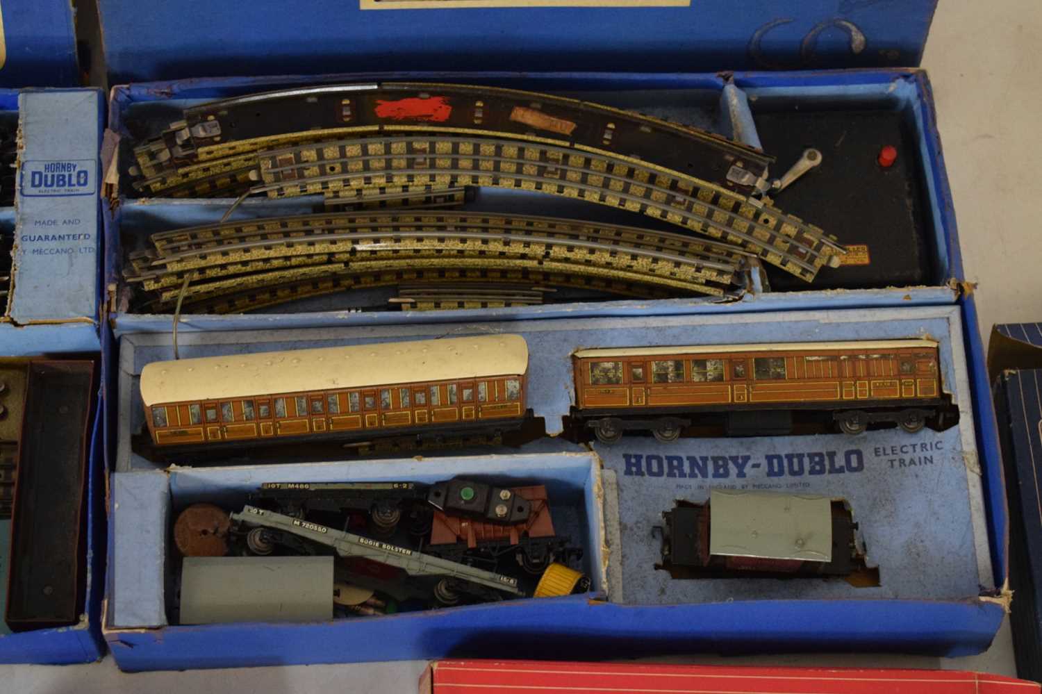 Hornby Dublo - Quantity of 00 gauge railway train sets and accessories - Image 5 of 10