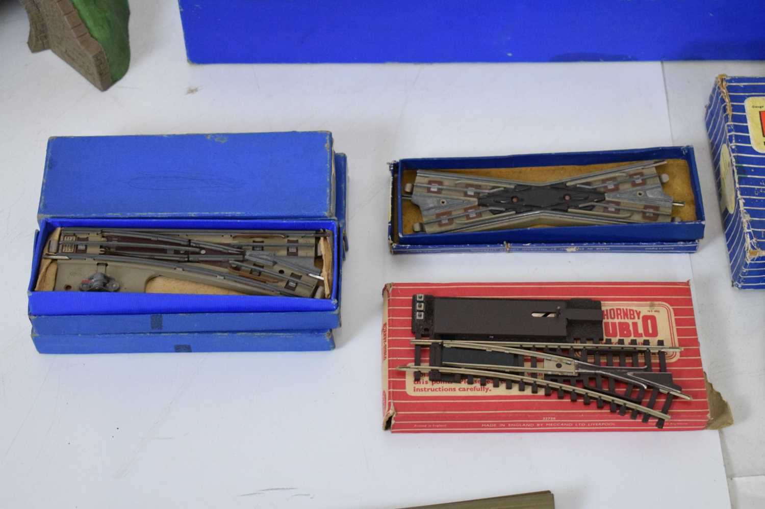 Hornby Dublo - Quantity of 00 gauge railway train sets and accessories - Image 9 of 10