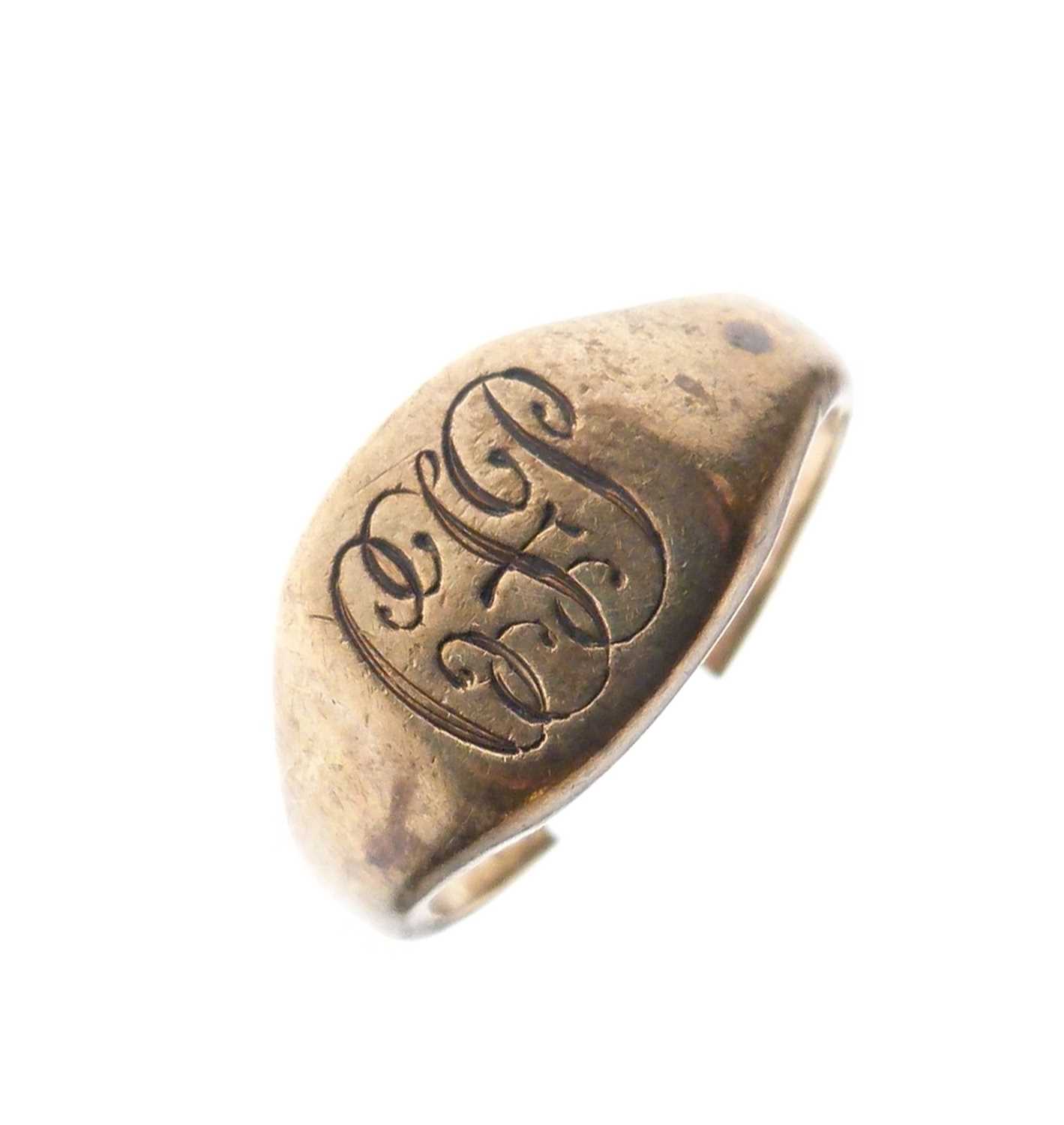 9ct signet ring (cut), 7.1g approx