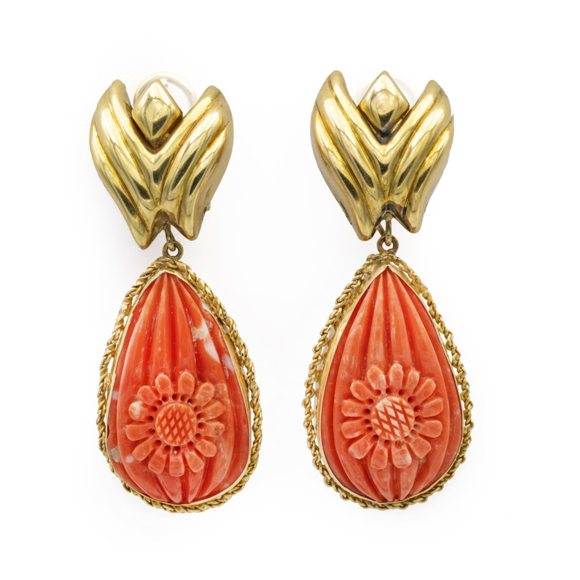 18kt gold and coral pendant earrings