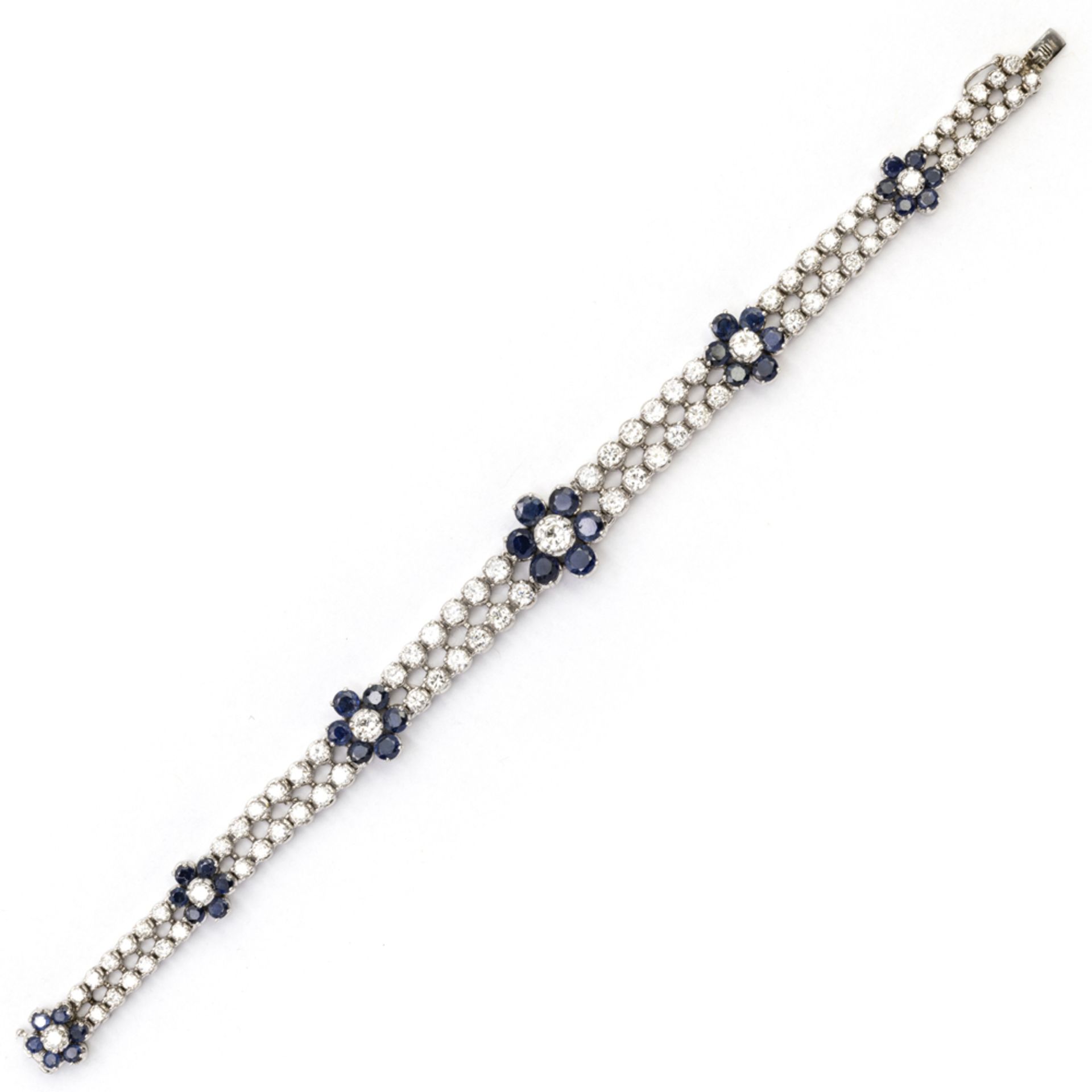 18kt white gold flowers bracelet with diamonds and sapphires - Image 2 of 2