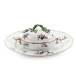 Gravy boat with porcelain tray