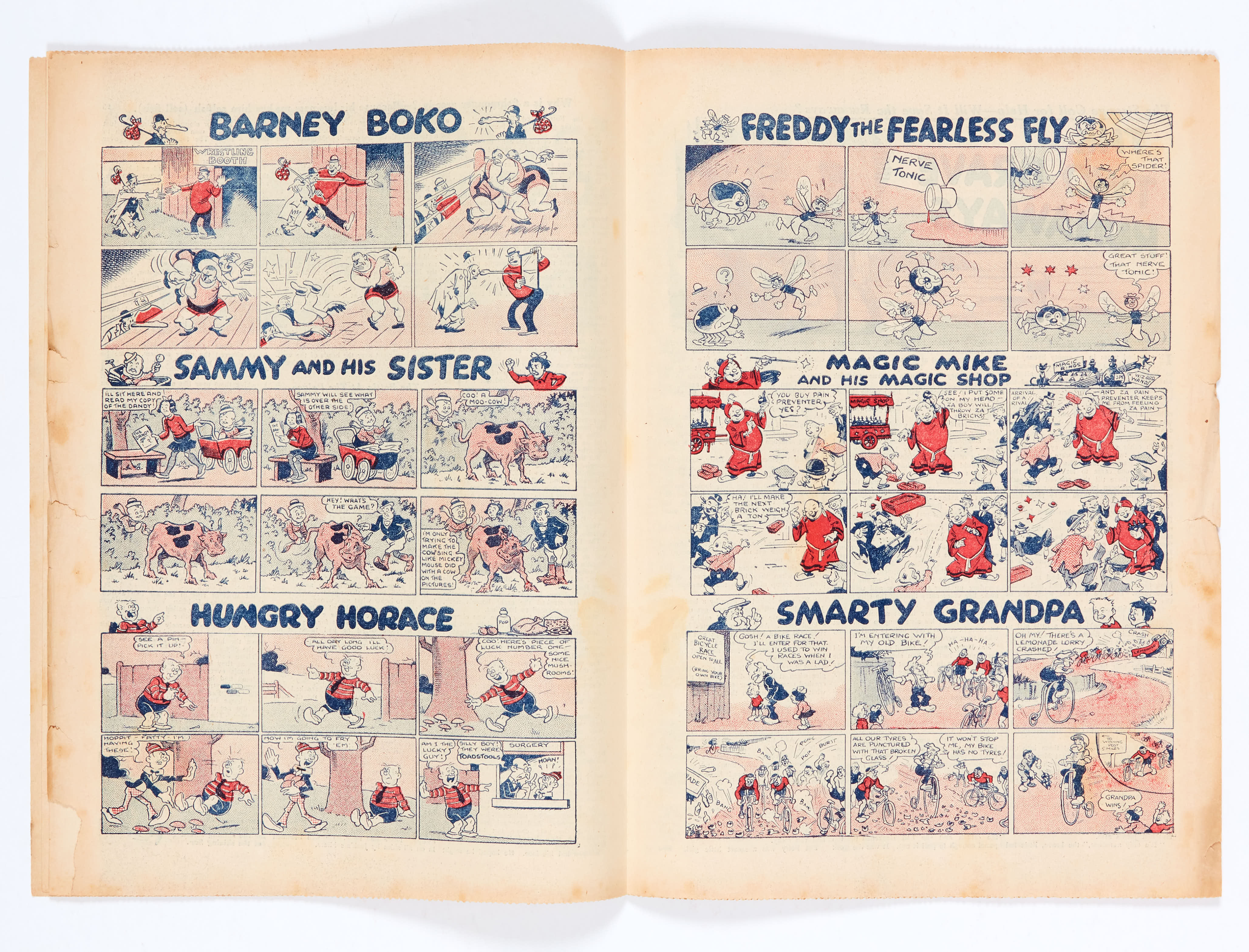 Dandy 10 (1938). Bright covers with some light margin foxing, cream/light tan pages, centre spread - Image 3 of 3