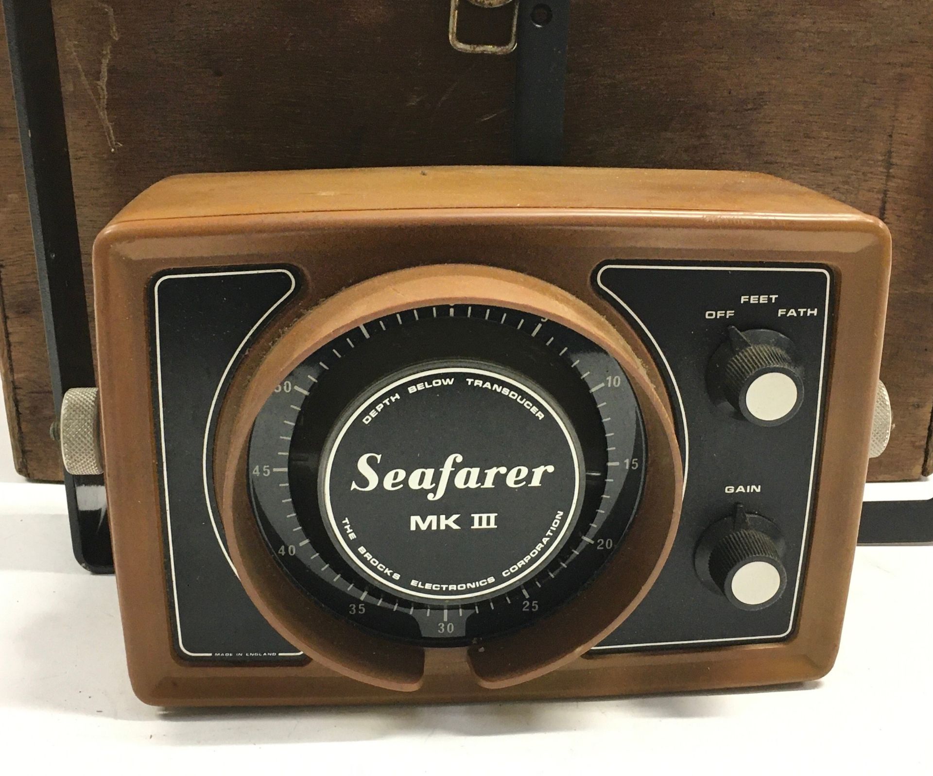 Vintage Seafarer MkIII multi-range echo sounder complete with accessories and user guide in wooden - Image 2 of 4