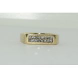 9ct gold gents diamond set ring. Size U.