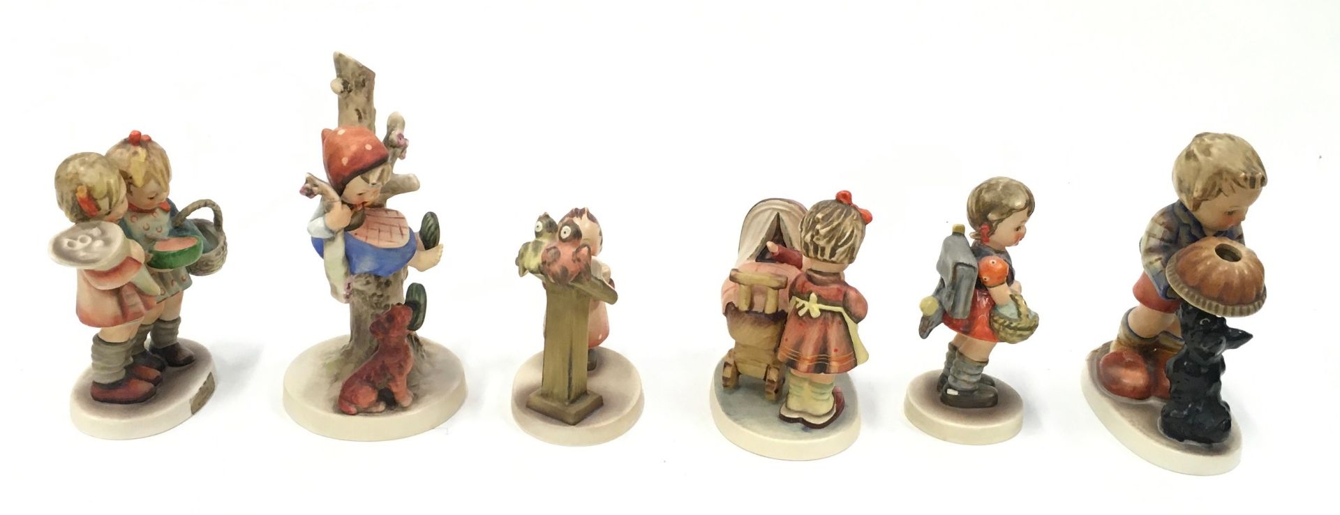 Goebel/Hummel collection of figurines to include "Going to Grandma's" (6). - Image 3 of 5