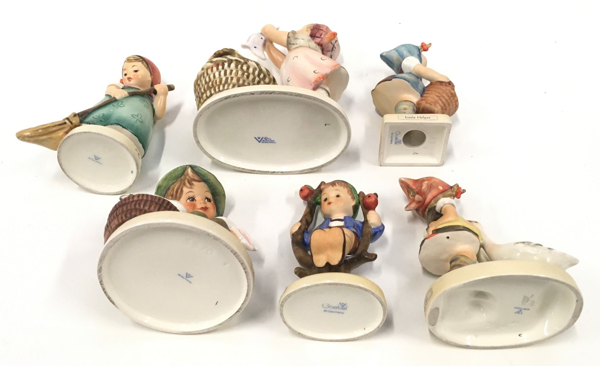 Goebel/Hummel collection of figurines to include "Little Helper" and "Goose Girl" (6). - Image 5 of 5