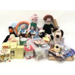 Large collection of Wallace and Gromit collectables/memorabilia to include toys, kitchen ware etc.