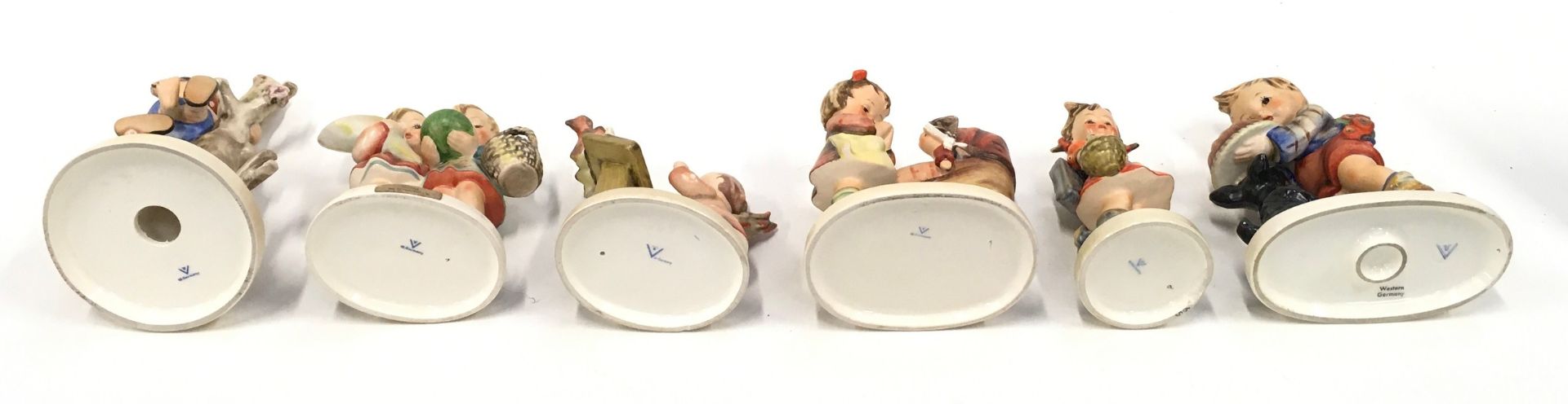 Goebel/Hummel collection of figurines to include "Going to Grandma's" (6). - Image 5 of 5