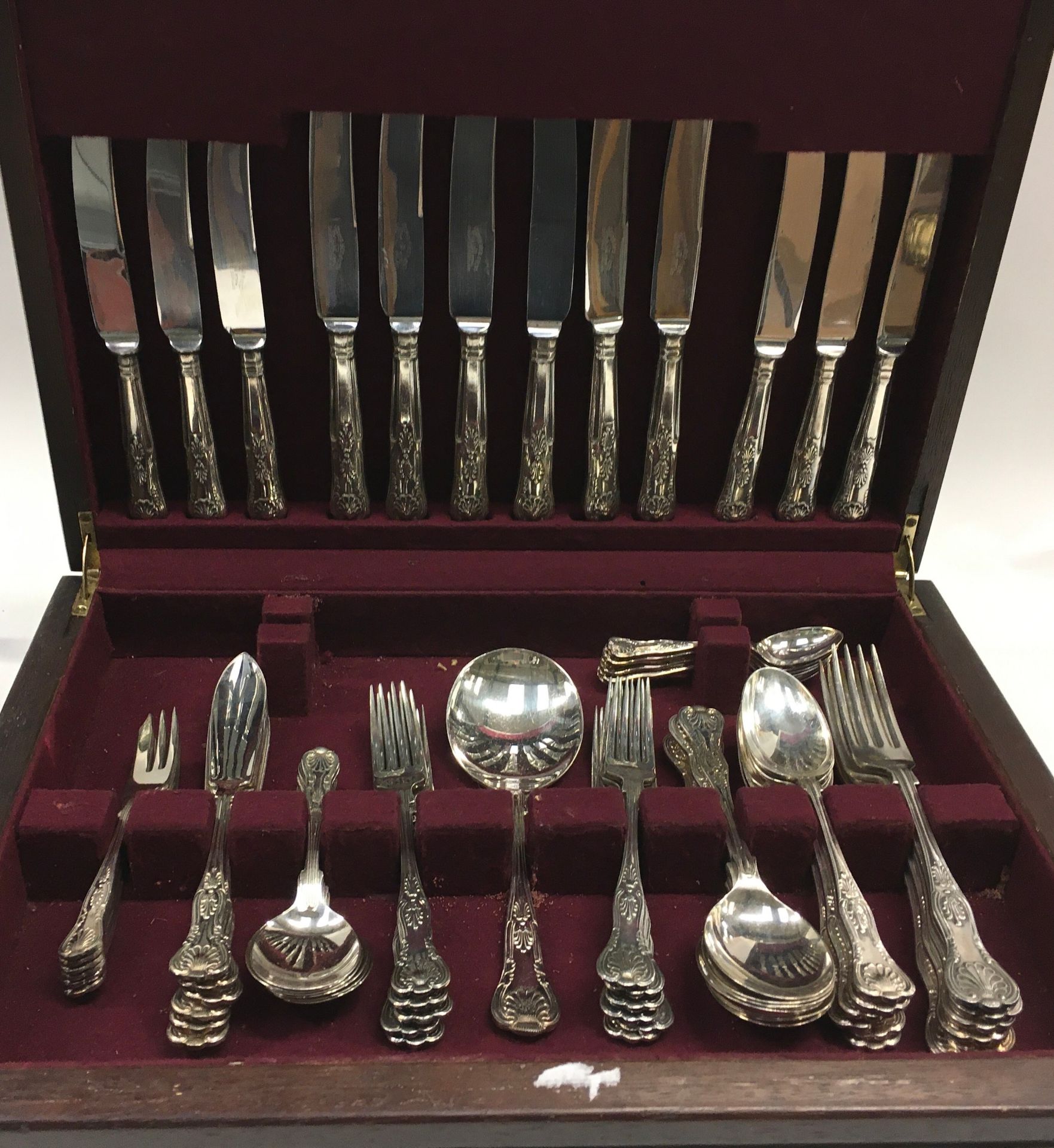2 x canteen of silver plated cutlery by Newbridge and Cooper Bros in wooden cases - Image 2 of 3