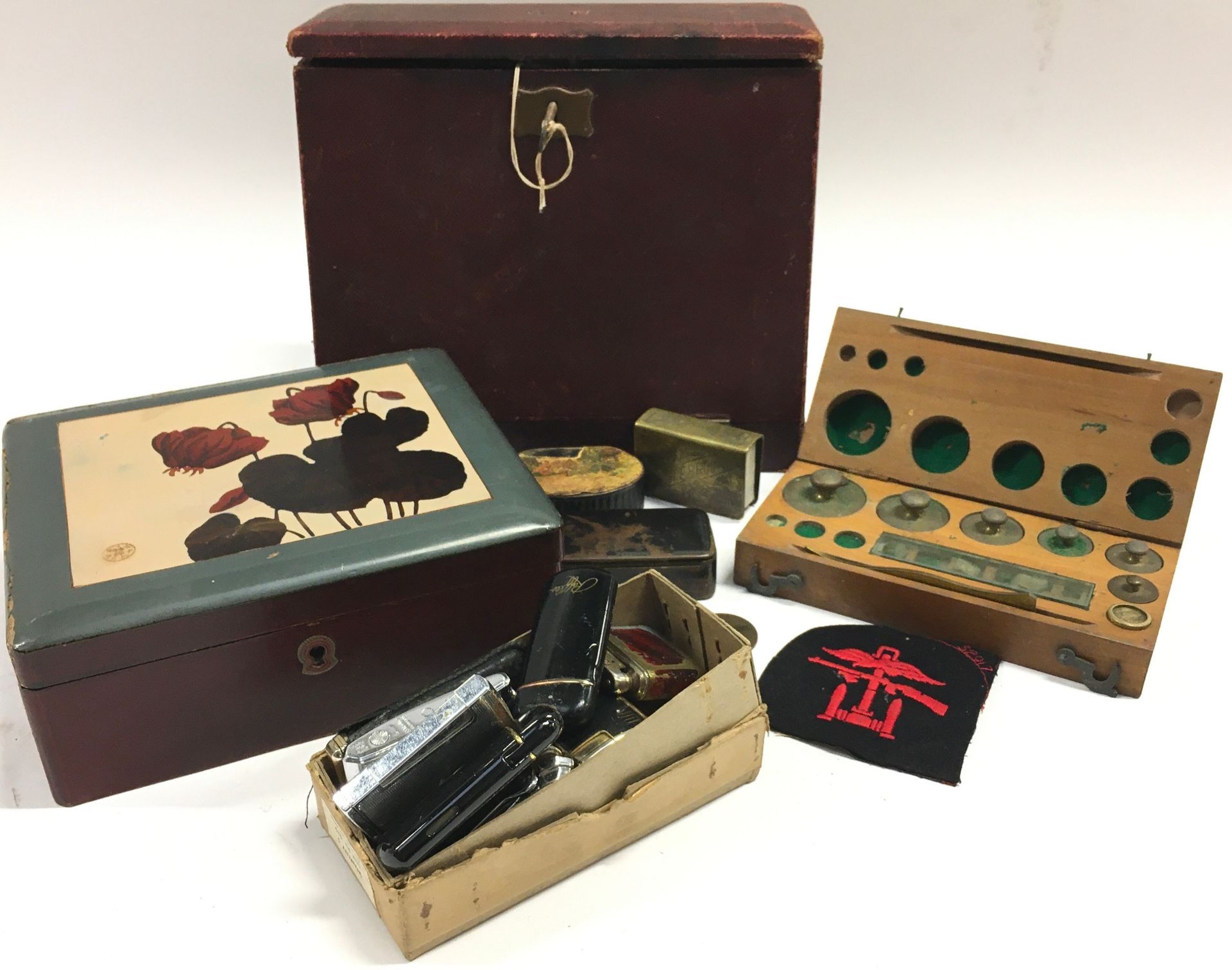 Collectibles to include a desk letter tidy with leather interior, boxed part set of scientific