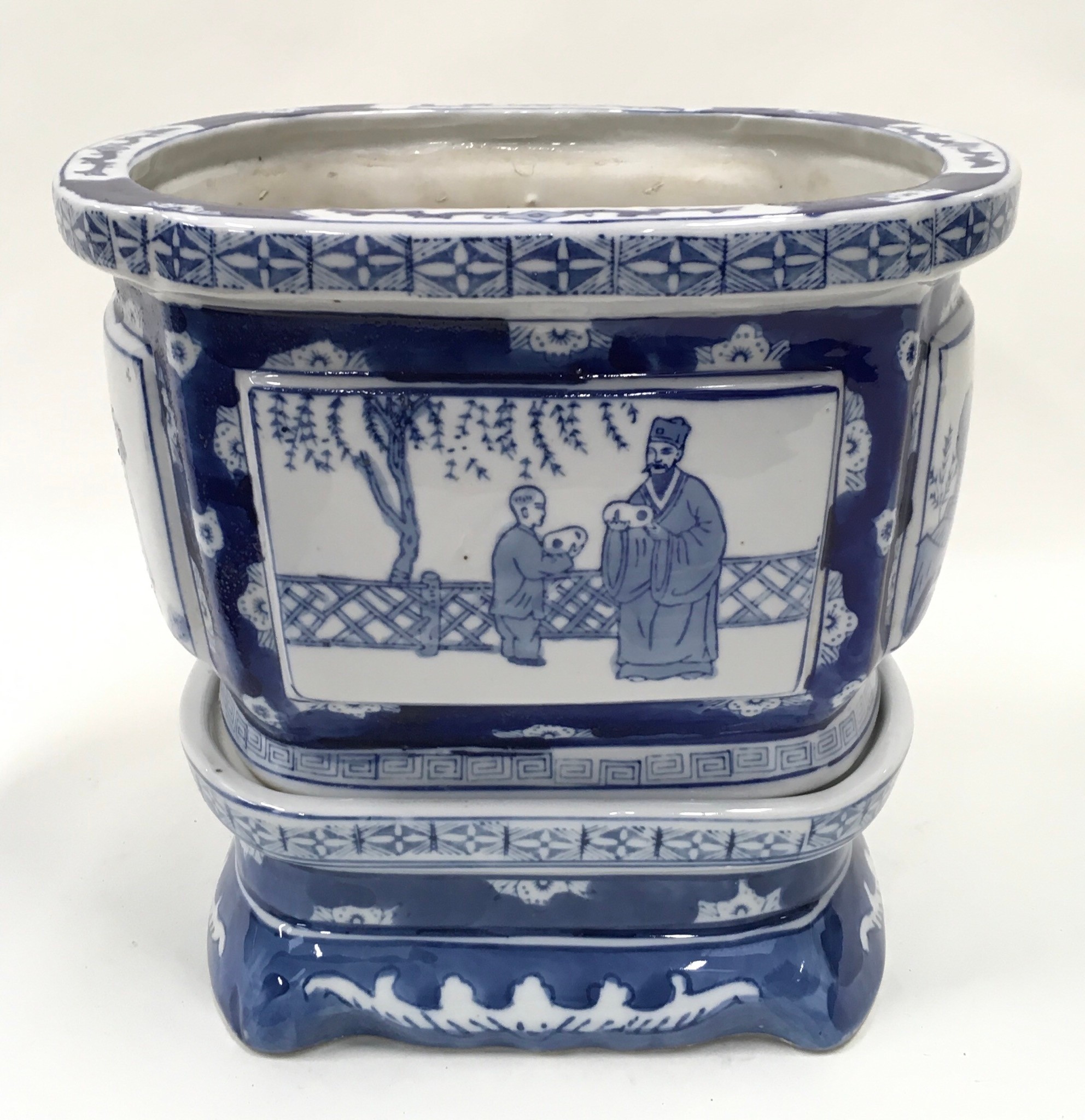 An oriental blue and white planter on blue and white matching base 23cm total height. - Image 3 of 6
