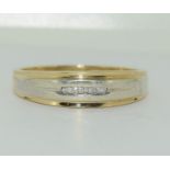 9ct gold gents two tone diamond ring. Size Y+.