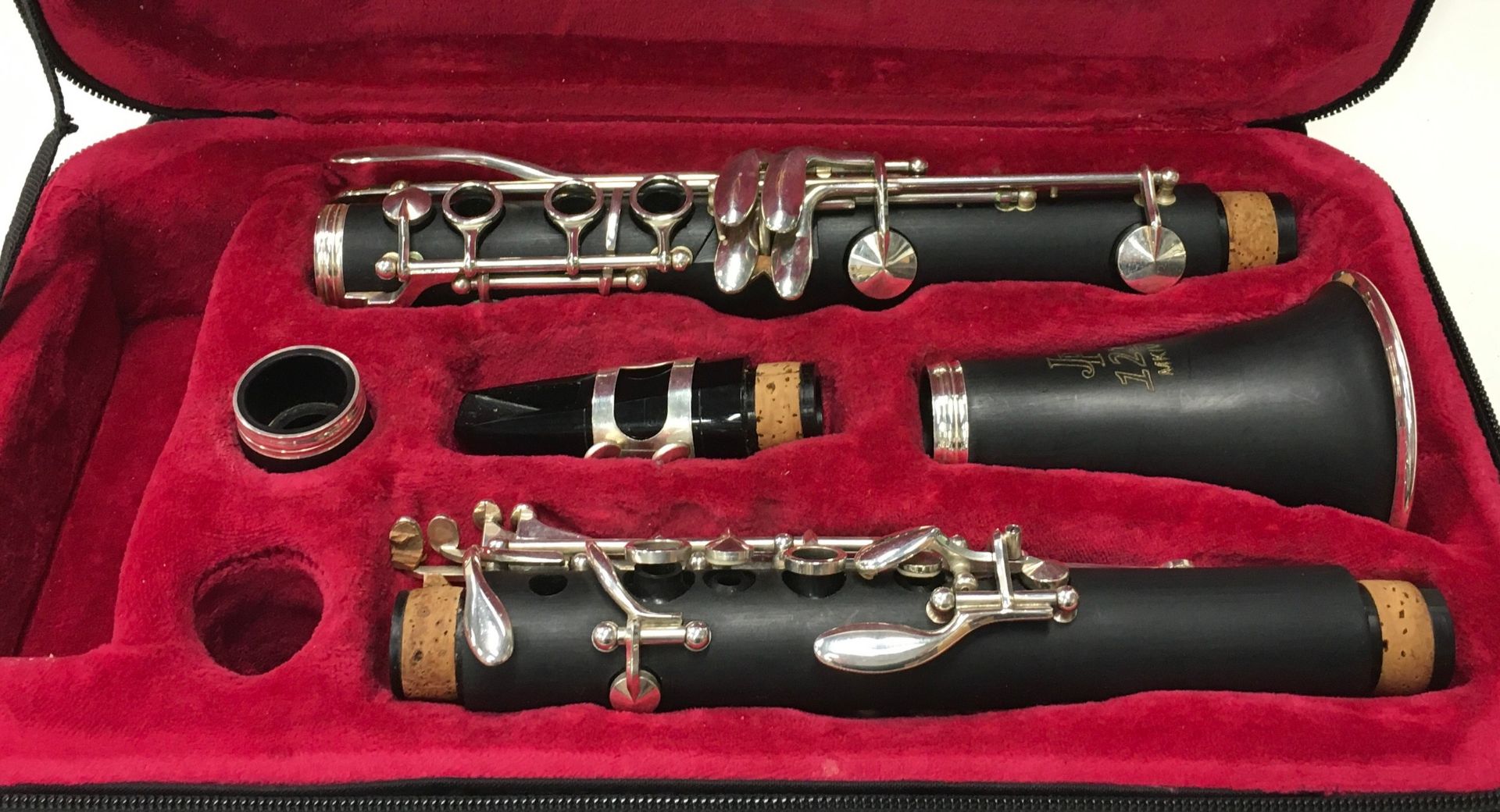 John Packer JP 121 mkIV clarinet in carry case. Very good cosmetic condition.