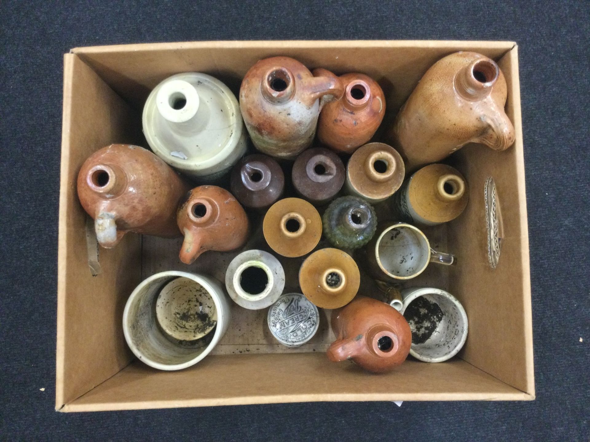 Collection of earthenware pots to inclide Poole (20).