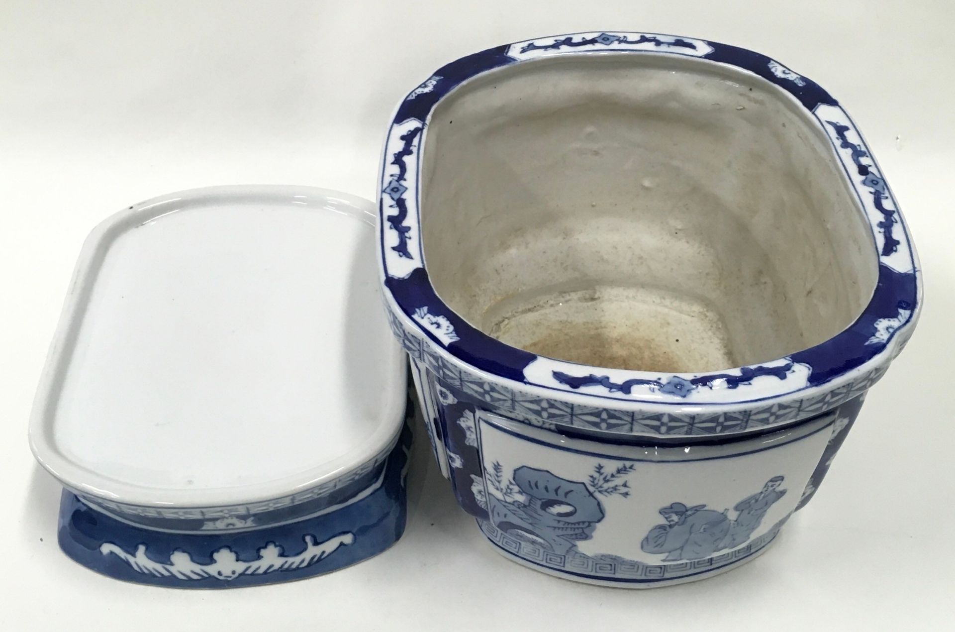 An oriental blue and white planter on blue and white matching base 23cm total height. - Image 5 of 6