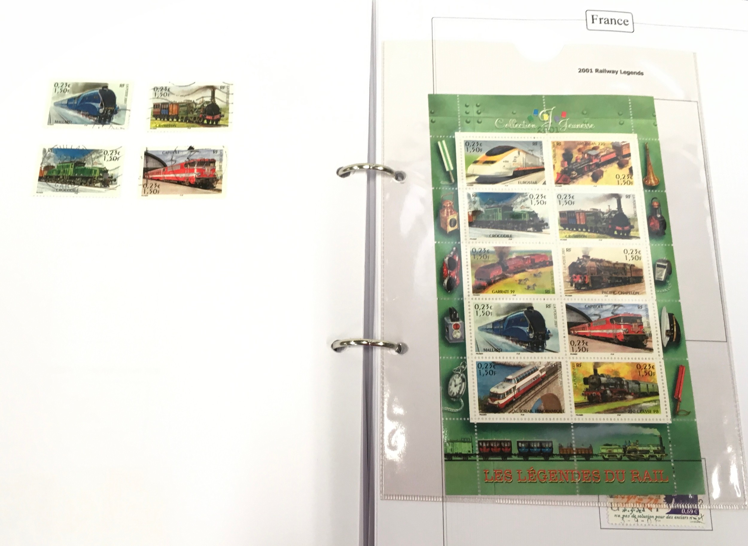 3 folders containing post 1970 France stamps - Image 9 of 12