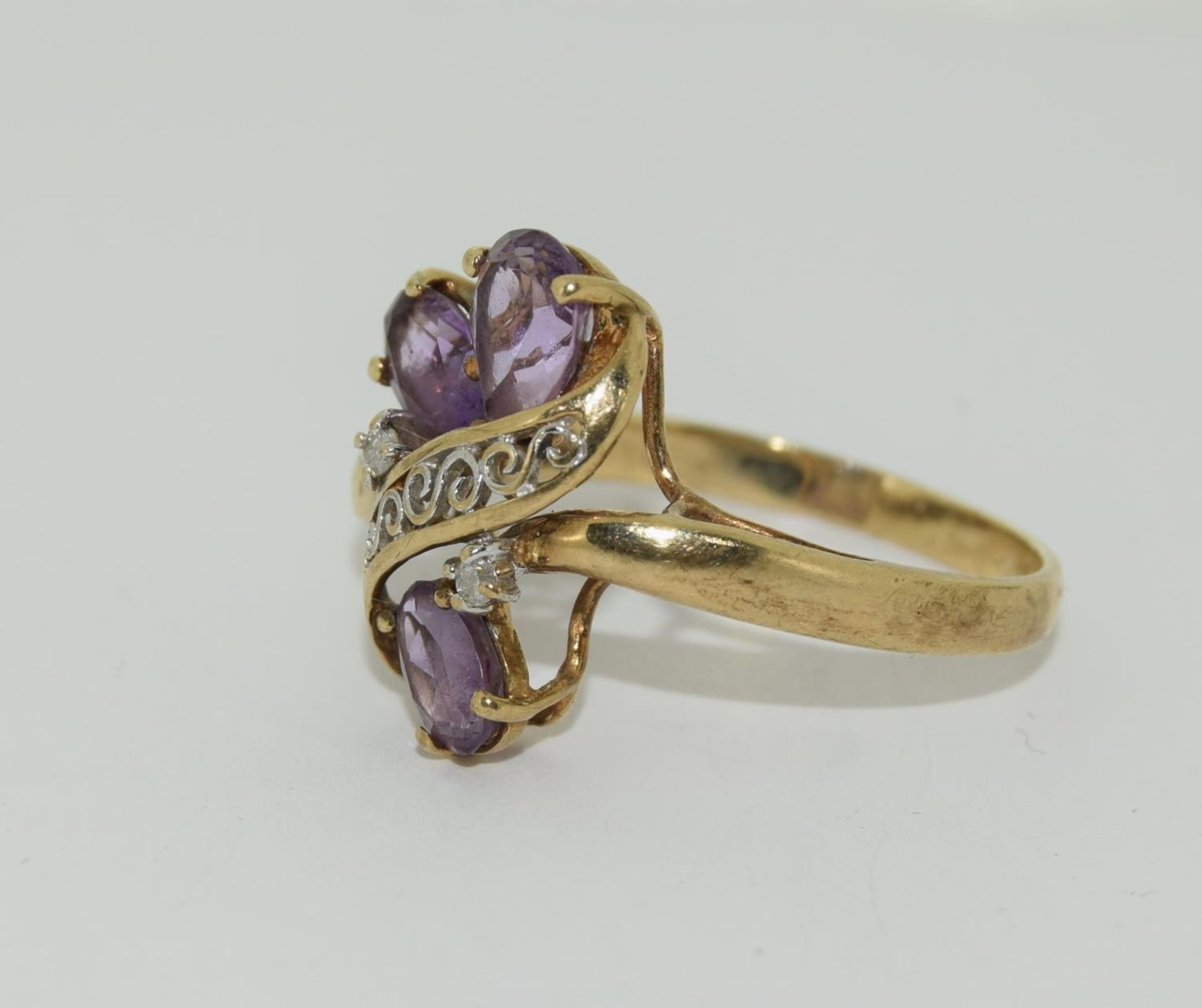 9ct gold ladies Amethyst and diamond sweep ring size R - Image 4 of 5