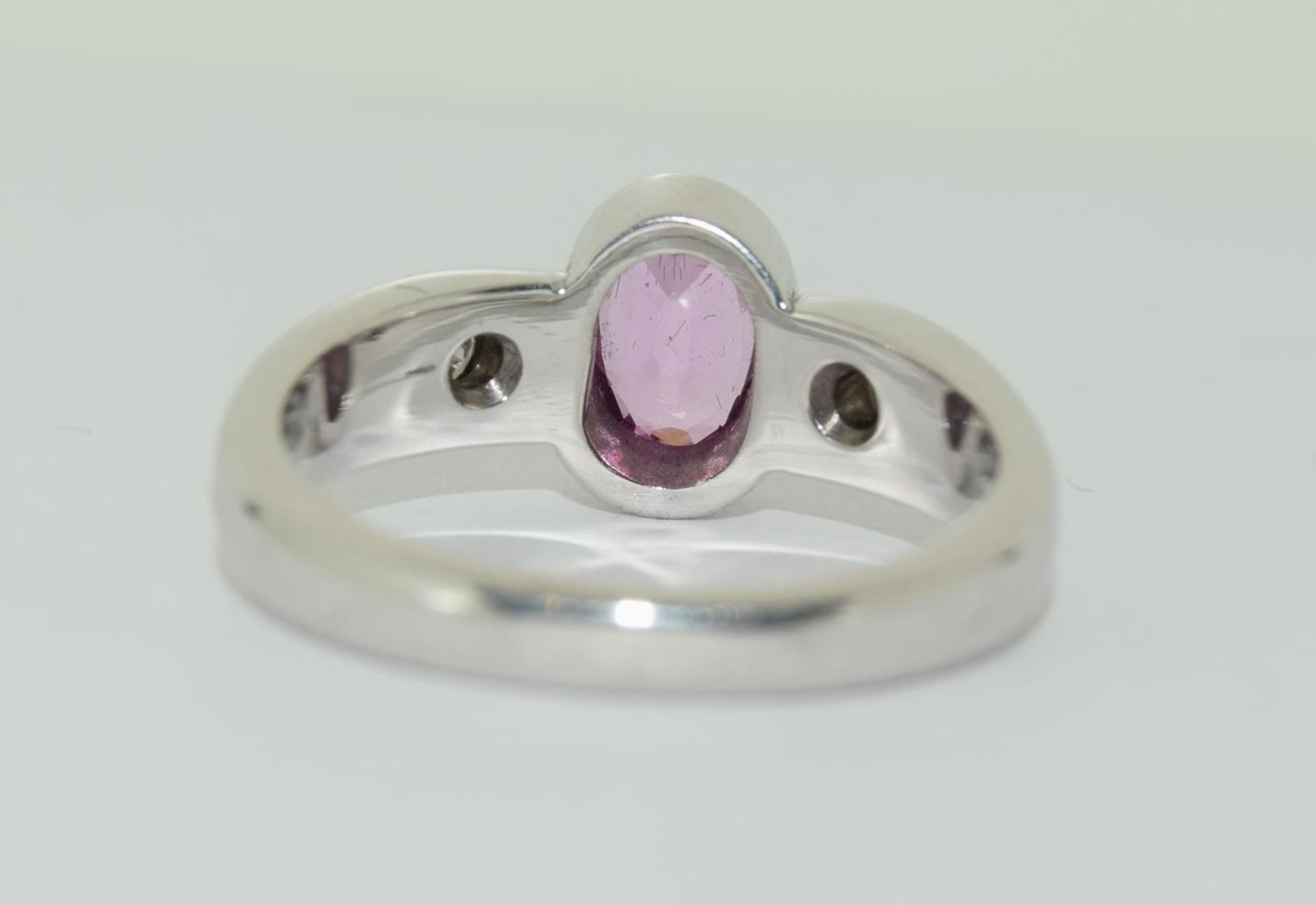 A 18ct white gold diamond and pink sapphire ring, approx weight, 6.4g diamond cut: brilliant and - Image 3 of 5