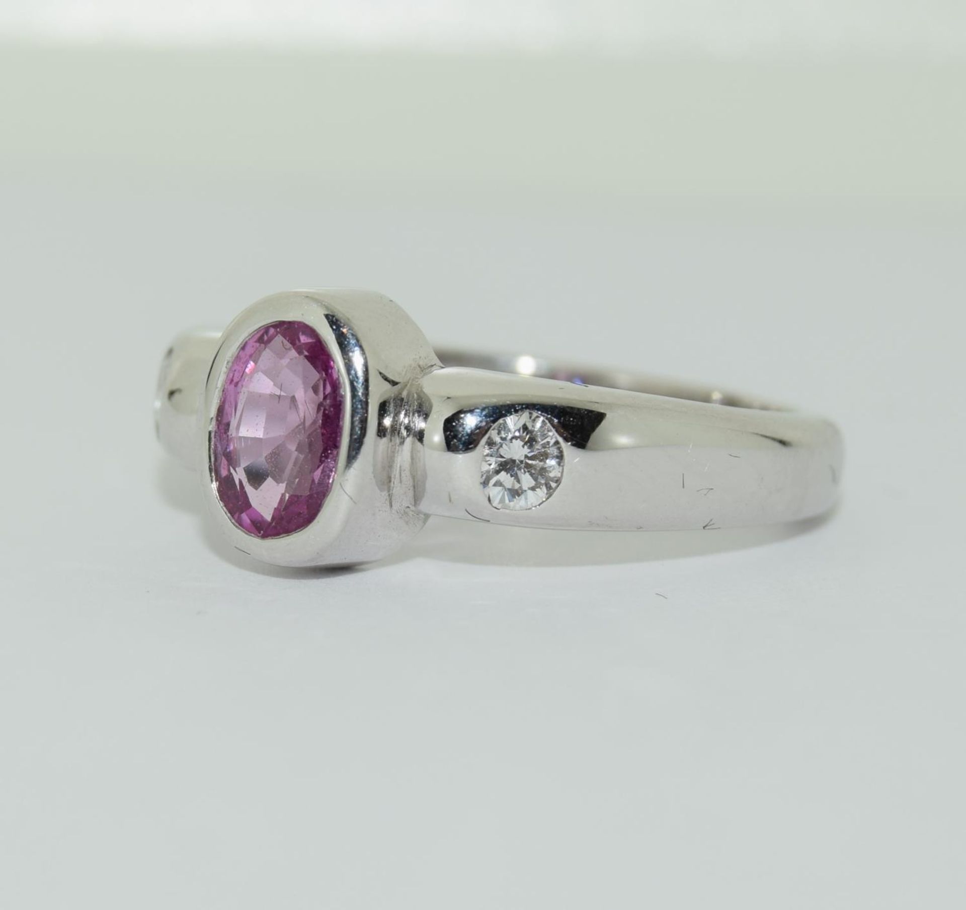 A 18ct white gold diamond and pink sapphire ring, approx weight, 6.4g diamond cut: brilliant and - Image 4 of 5