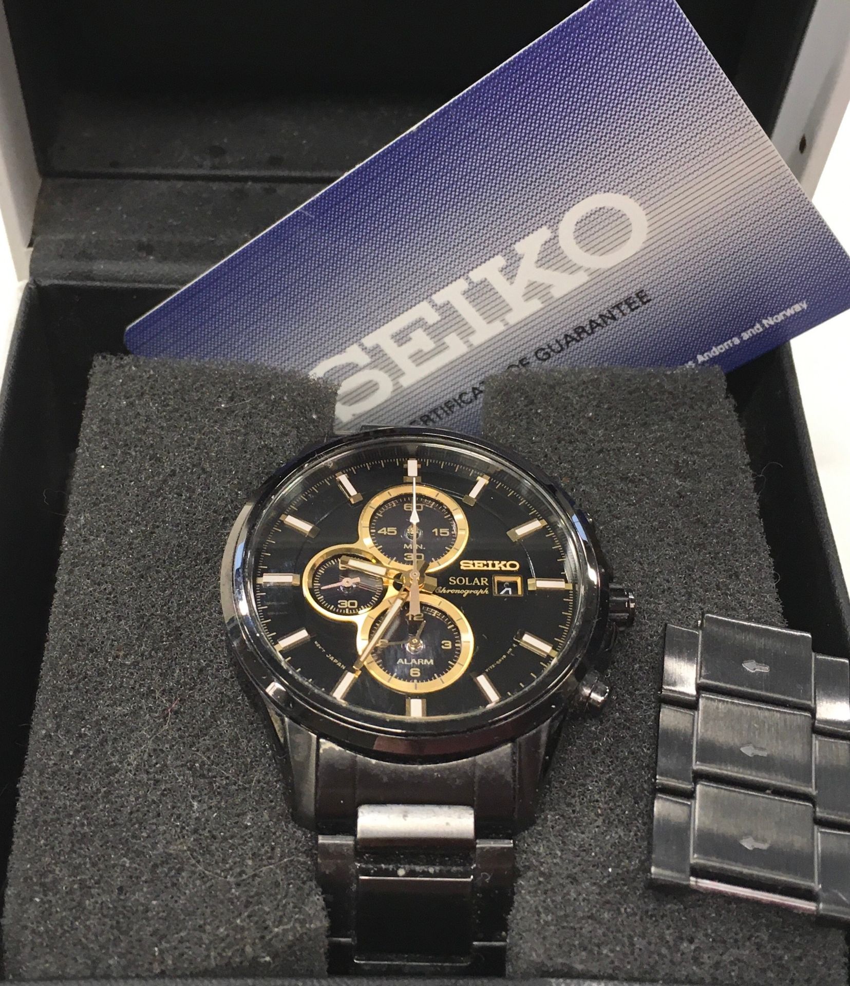 Seiko Solar Chronograph gents watch, model ref V172-0AR0. In very good condition. With box, - Image 3 of 4