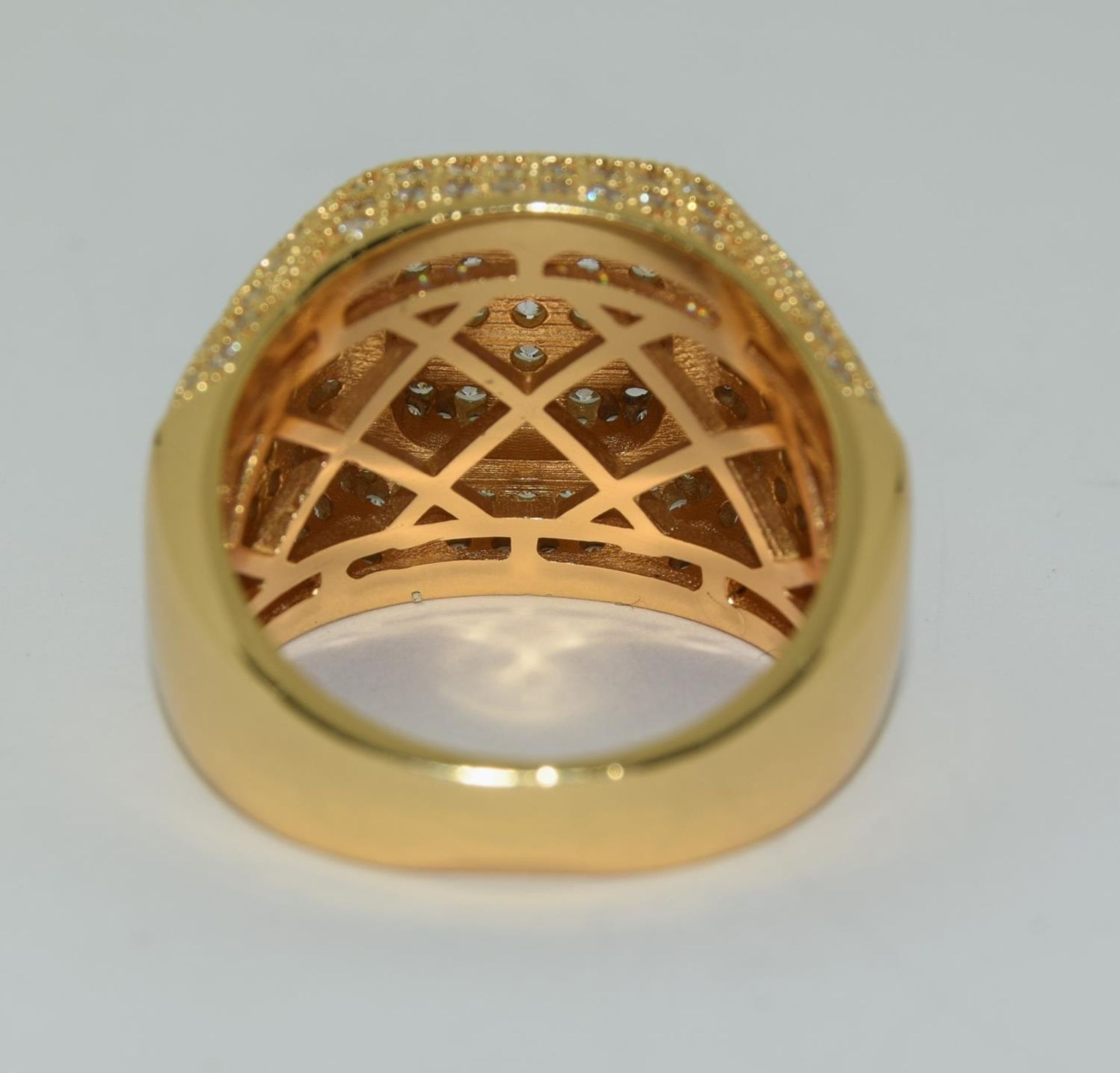 A heavy gold on 925 silver mens ring, Size Q - Image 3 of 3