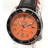 Collectible Seiko gents automatic Divers watch ref 7002-7000. Orange dial with black bezel.