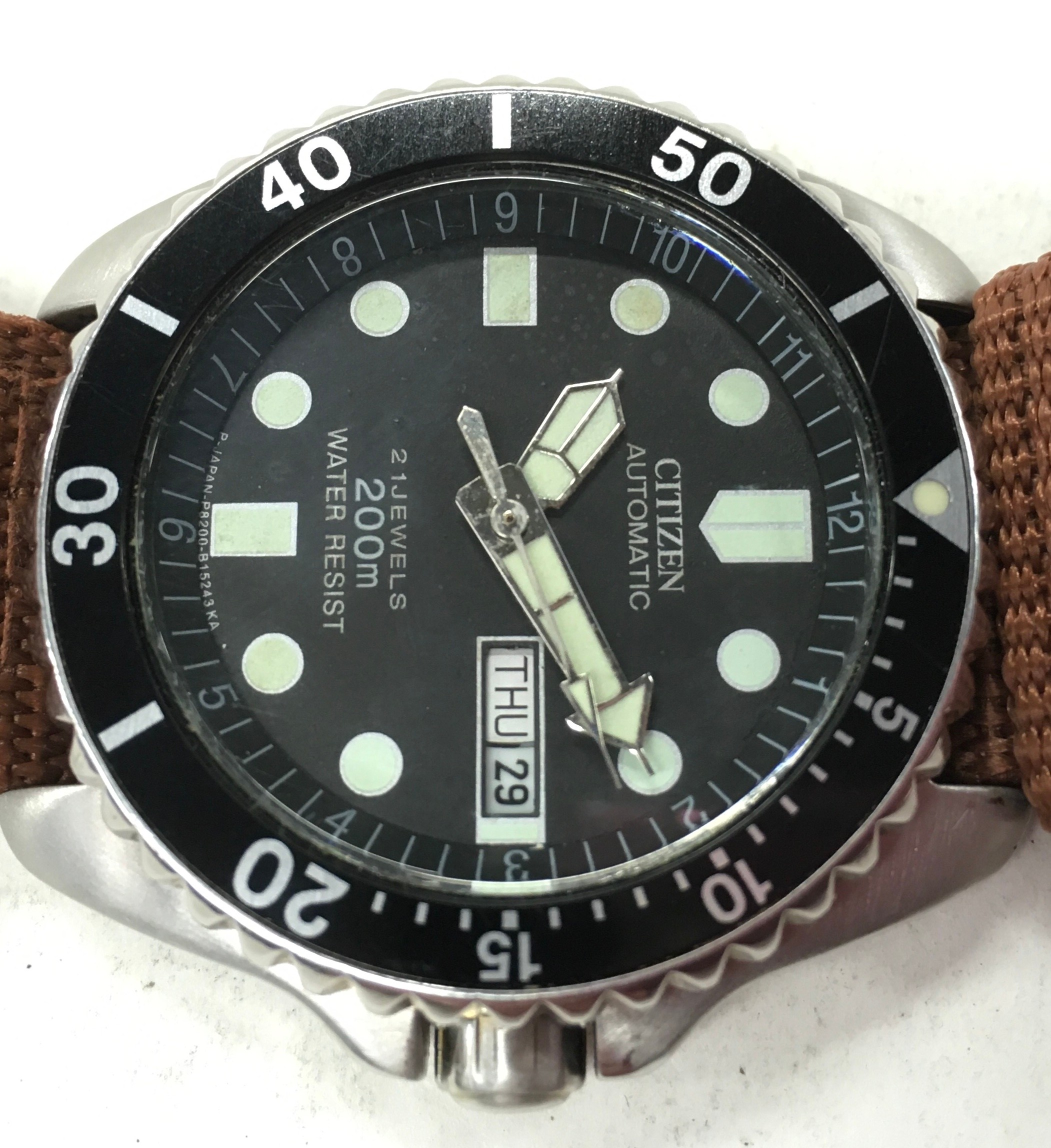 Citizen automatic gents 200m divers watch with screw down crown. Model ref 4-824521y. Seen working. - Image 2 of 4