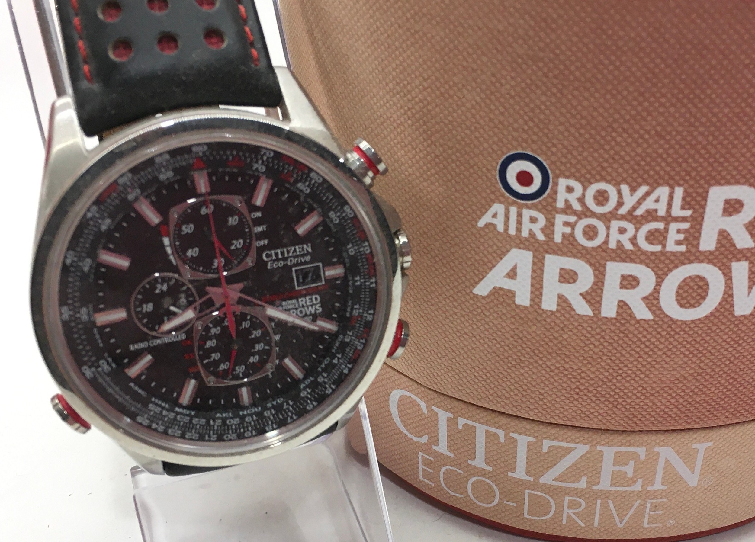 Collectible gents Citizen Eco-Drive Red Arrows chronograph. Model H800 S085004. Inner and outer - Image 2 of 3