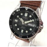 Citizen automatic gents 200m divers watch with screw down crown. Model ref 4-824521y. Seen working.