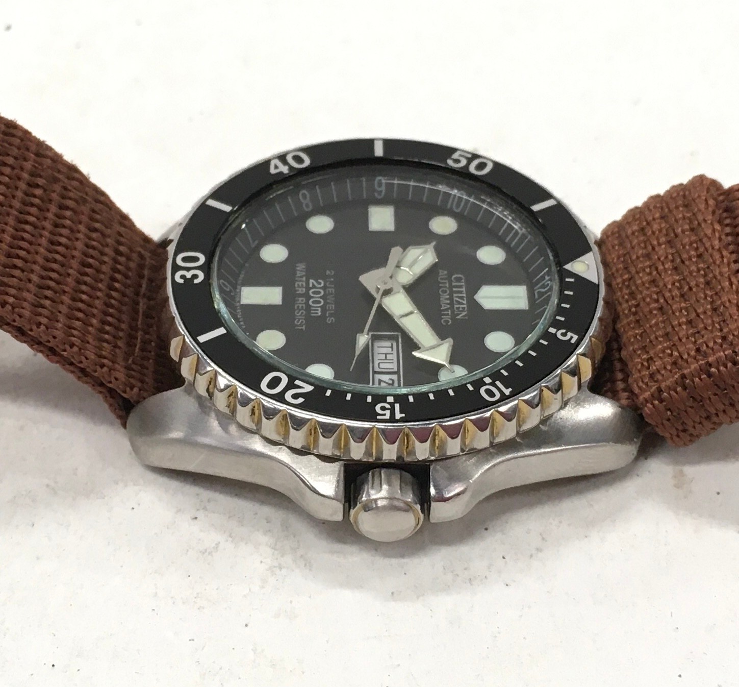Citizen automatic gents 200m divers watch with screw down crown. Model ref 4-824521y. Seen working. - Image 3 of 4