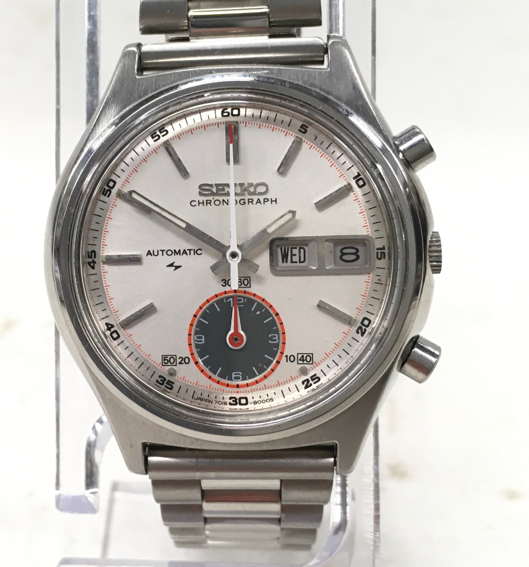 Vintage Seiko 'Flyback' gents automatic chronograph. Model ref 7016-8001. Serial number dates this