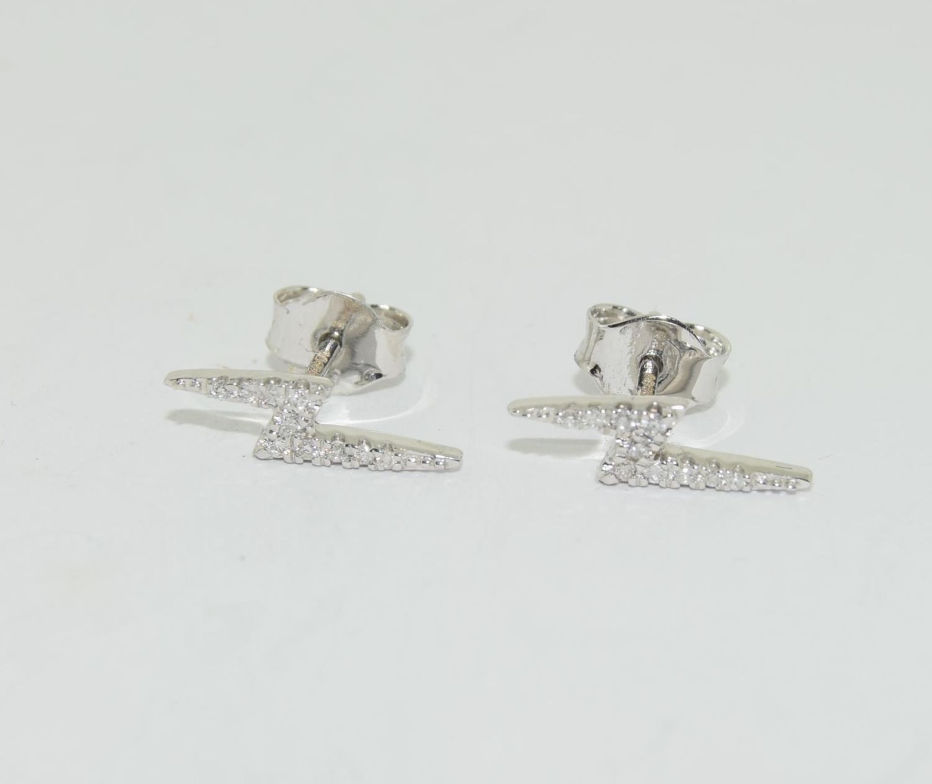 Pair of 18ct White Gold Diamond Lightening Bolt Stud Earrings - Image 5 of 5