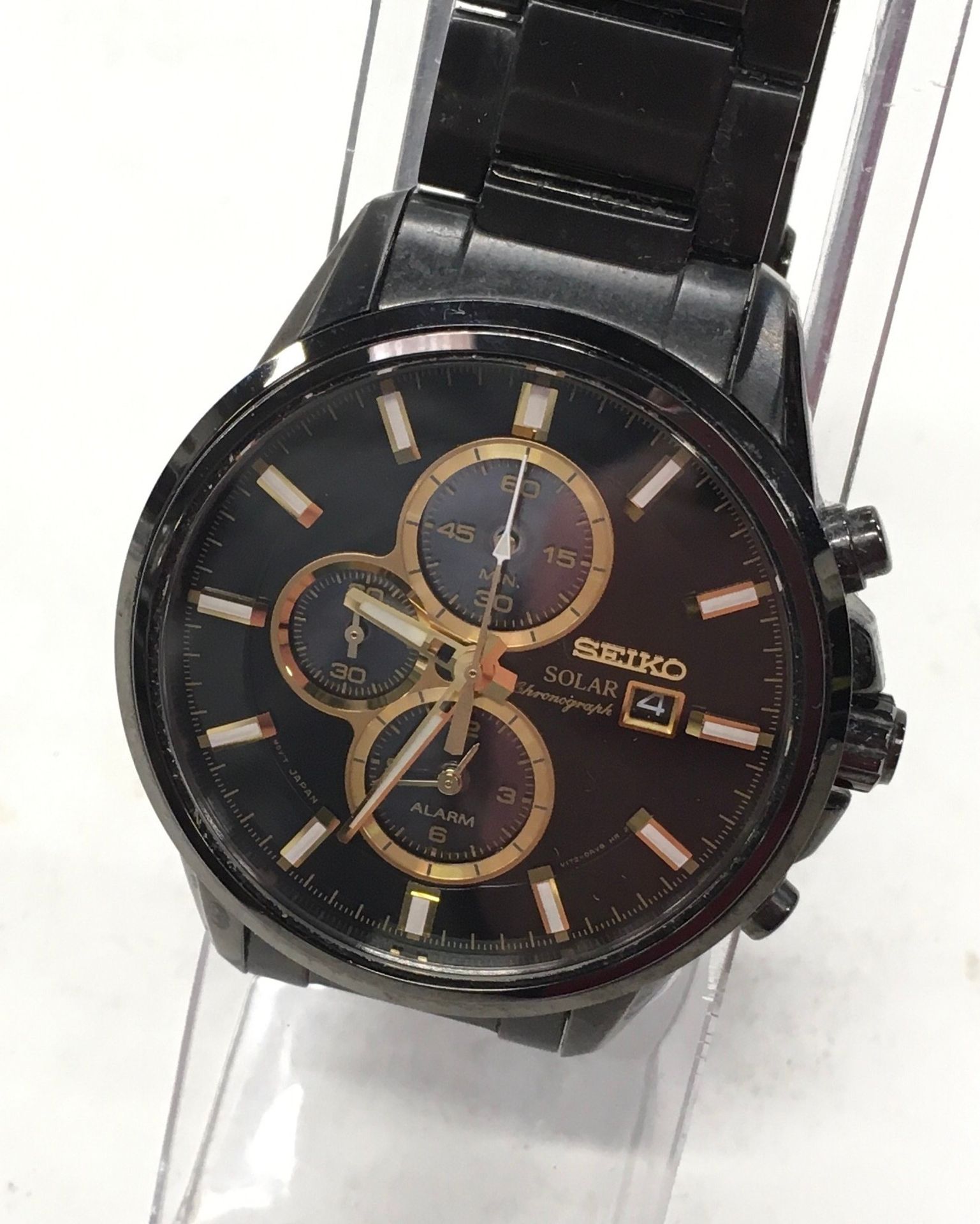 Seiko Solar Chronograph gents watch, model ref V172-0AR0. In very good condition. With box,