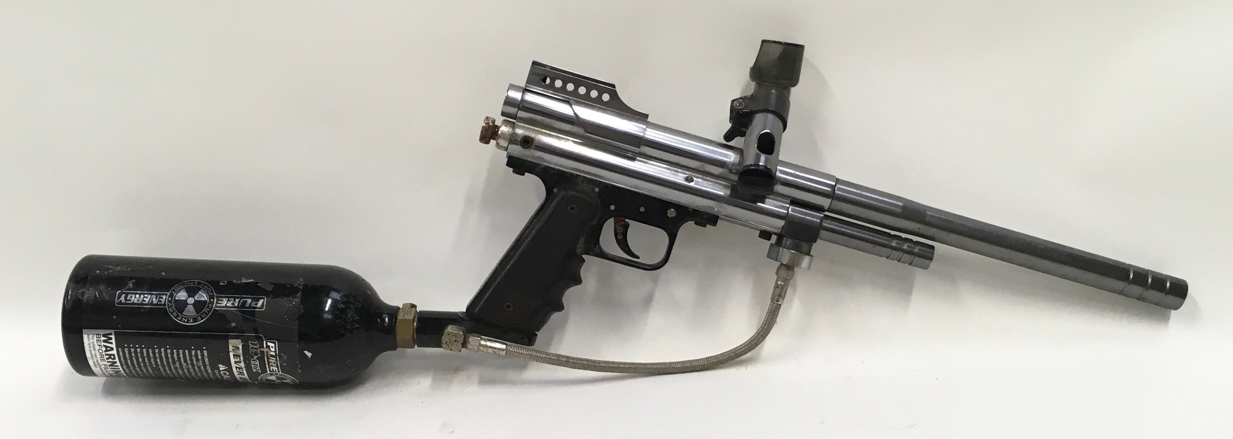 Paintball gun model SMK PBMI. with gas cartridge fitted. Appears to fire but ammo hopper missing. - Image 3 of 3