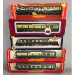 5 Boxed OO gauge GWR coaches: Hornby R4026/4027 Centenary Brake/Composite Coach, R457 Brake 3rd