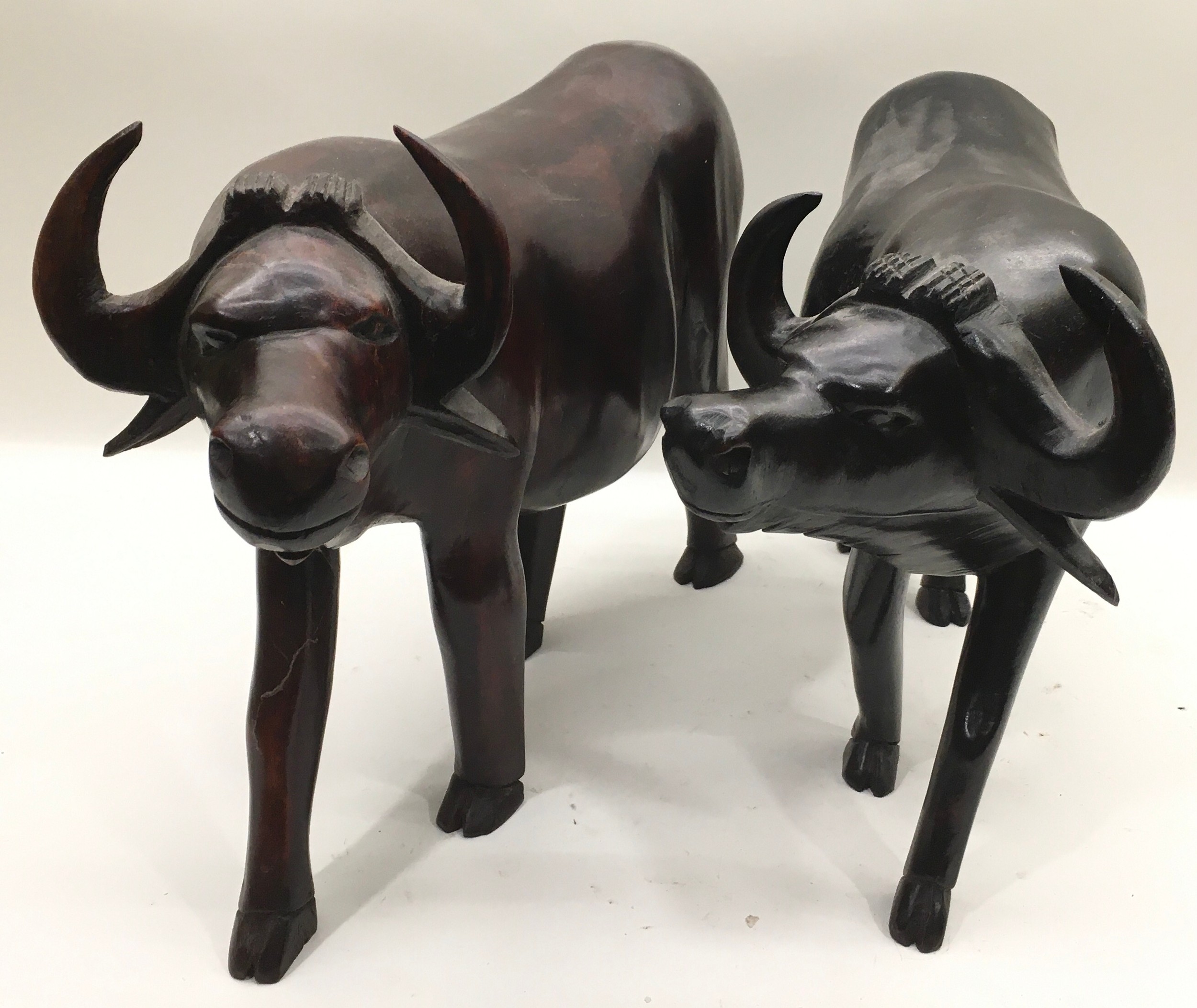 Very large pair of carved wood water buffalo the largest being 46cm across x 32cm tall - Image 4 of 4