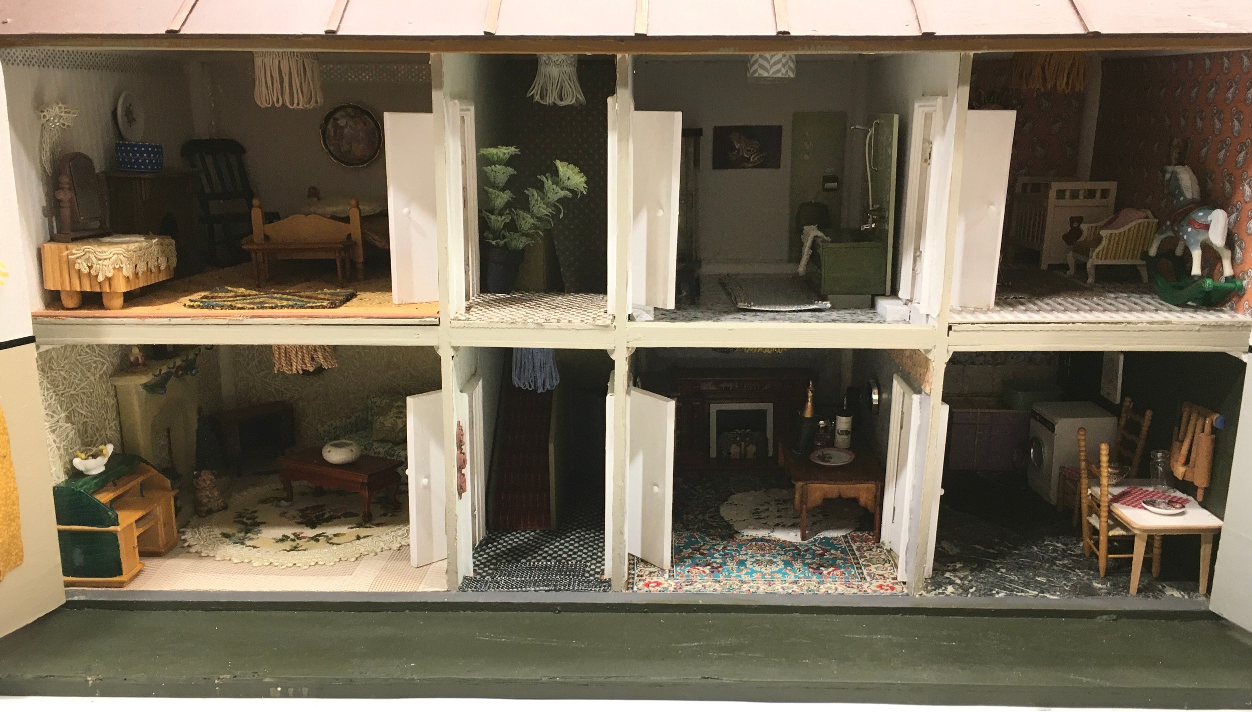 Early "Tri-ang dolls house fully furnished (ready to move into) 70x95x40cm - Image 3 of 6