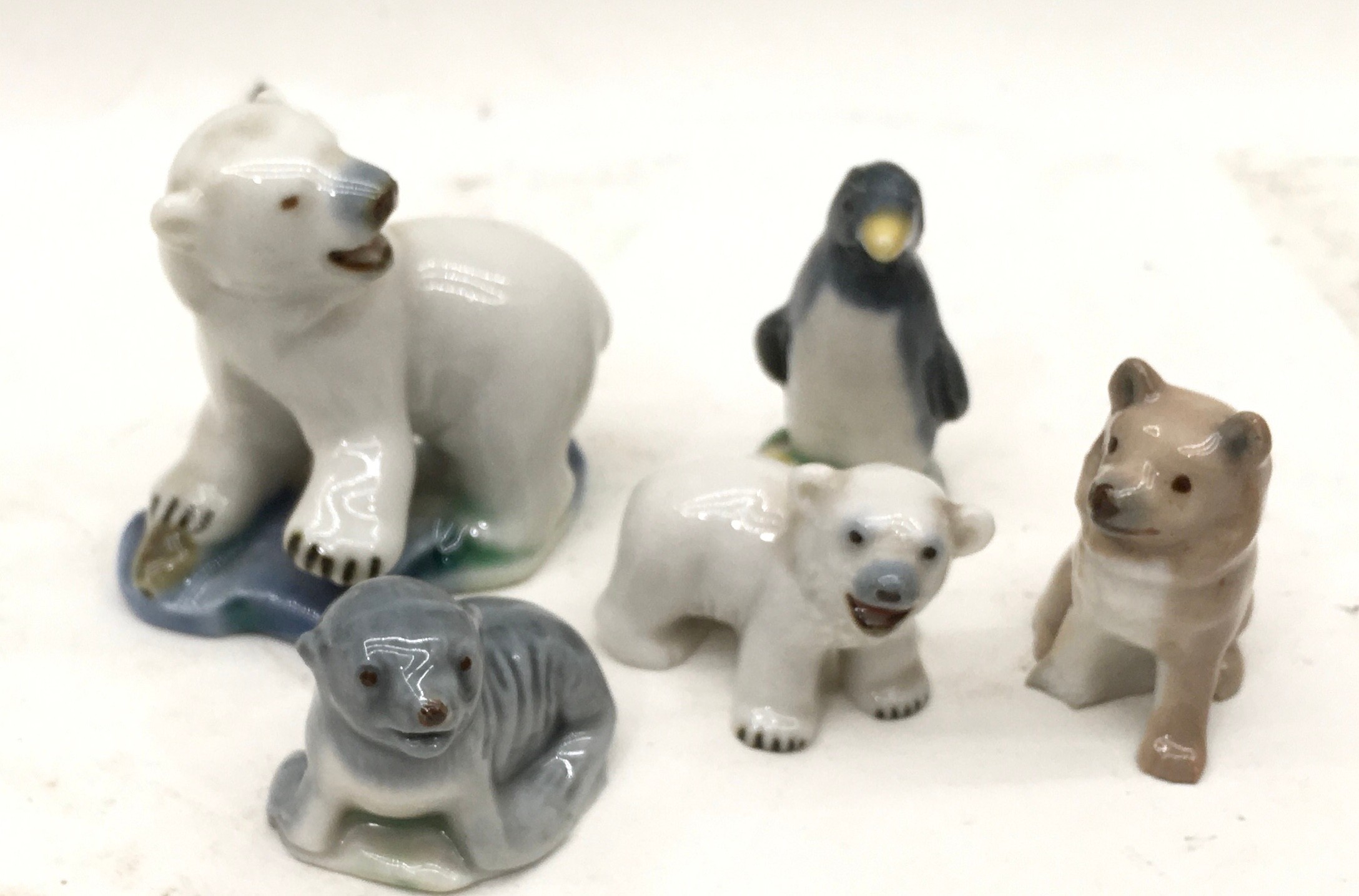 Early Wade Whimsey sets, set six (1956) missing polar bear cub B and husky a/f, set seven (1957) - Image 2 of 4